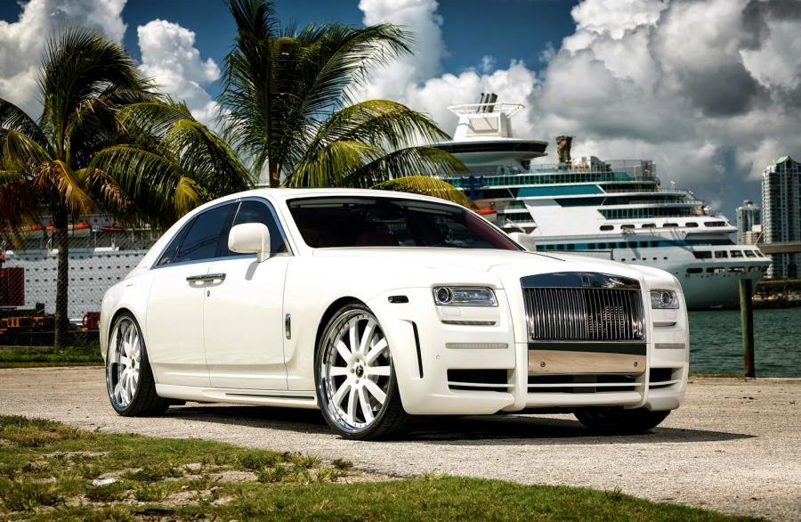  Rolls-Royce Ghost White Edition by Mansory 2010 года  (фото 1 из 18)
